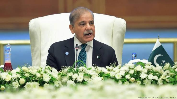 وزیراعظم محمد شہباز شریف تین روزہ دورے پر کرغستان کے دارالحکومت بشکیک روانہ