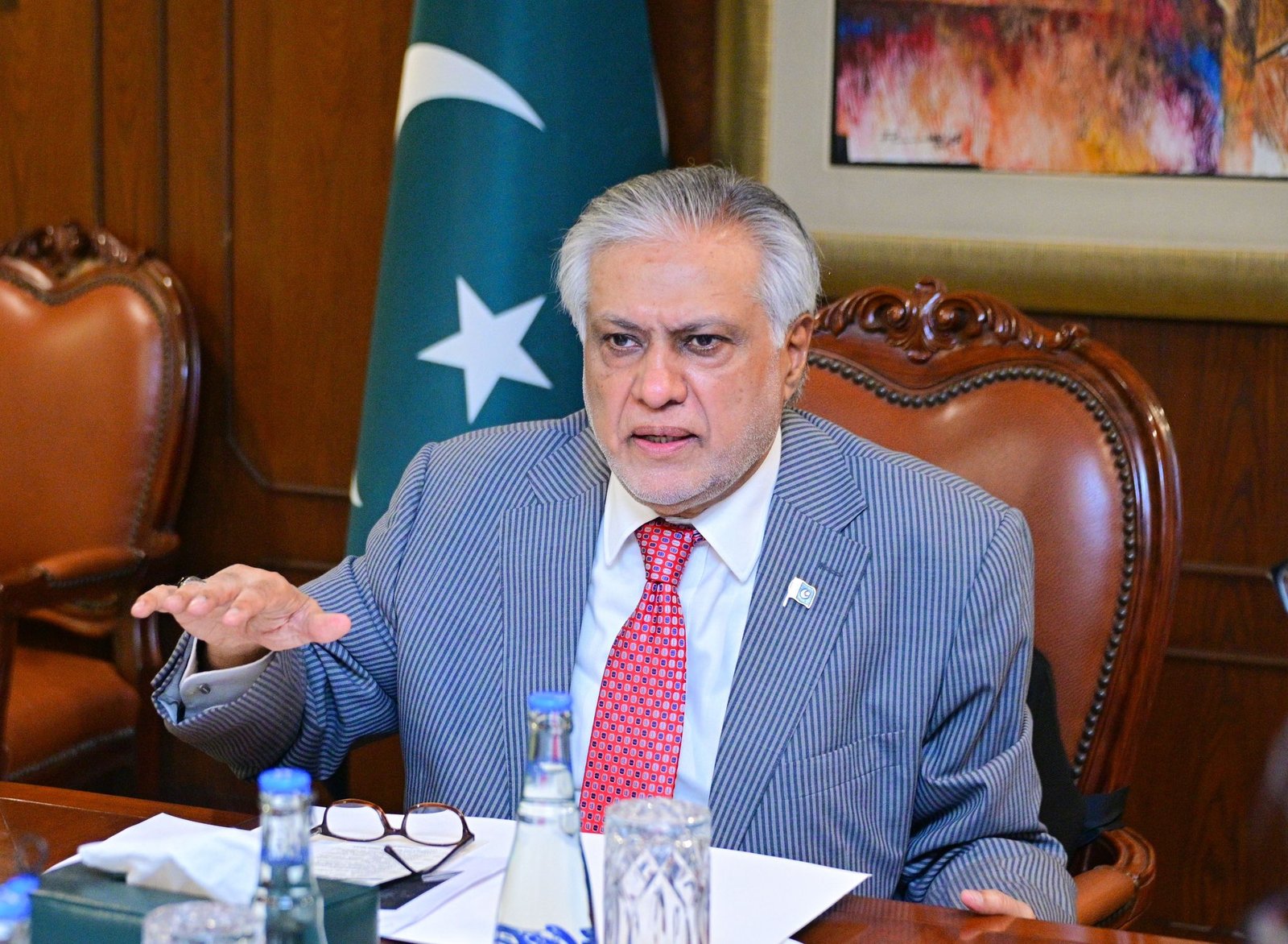 پاکستان حرمین شریفین کے تحفظ کے لئے سعودی عرب کے ساتھ کھڑا ہے ، نائب وزیر اعظم اسحاق ڈار